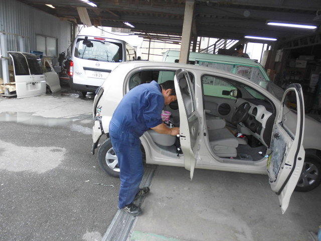 組付け作業